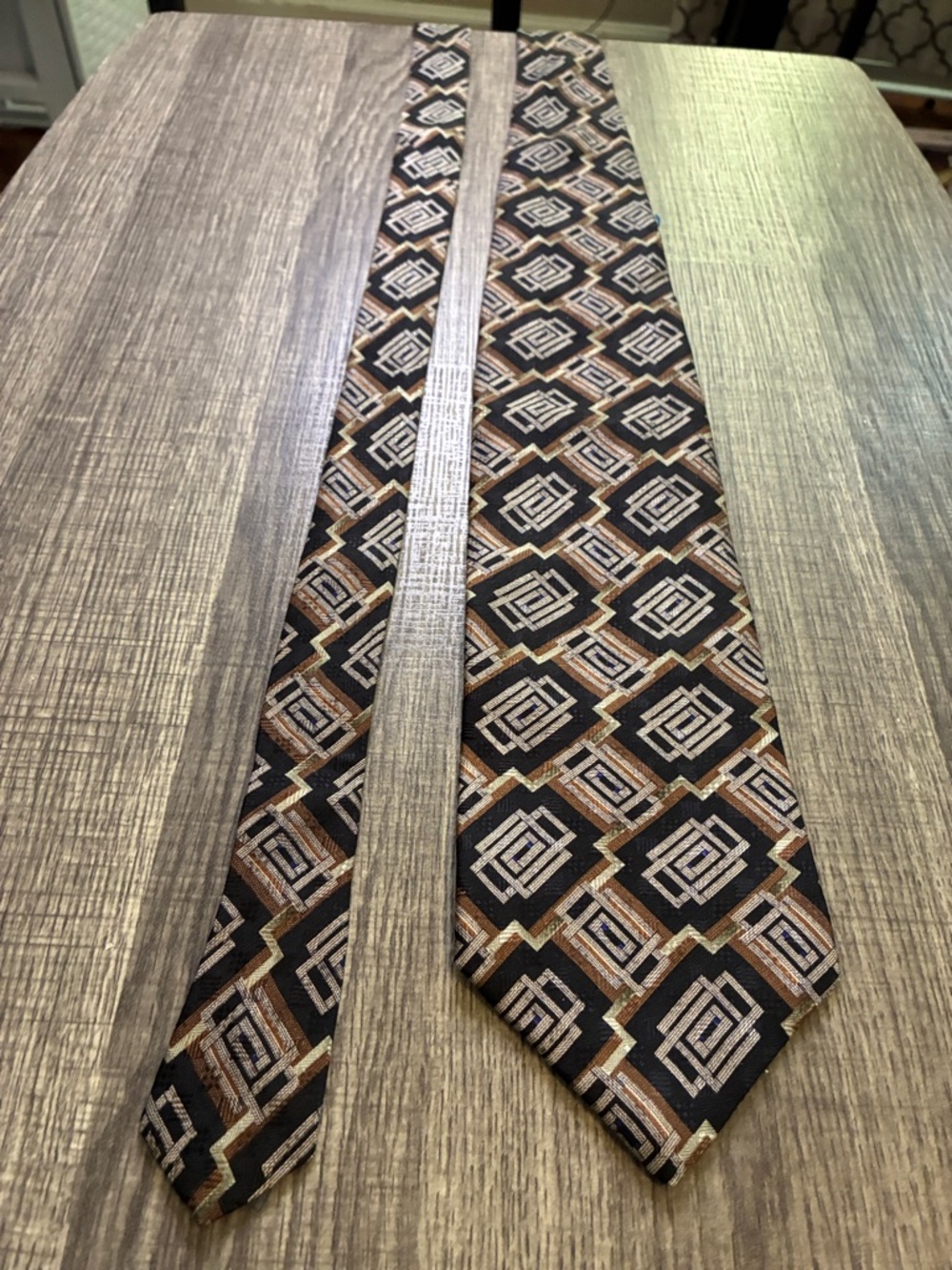 Geometric Pattern Men's Necktie in Black and Brown